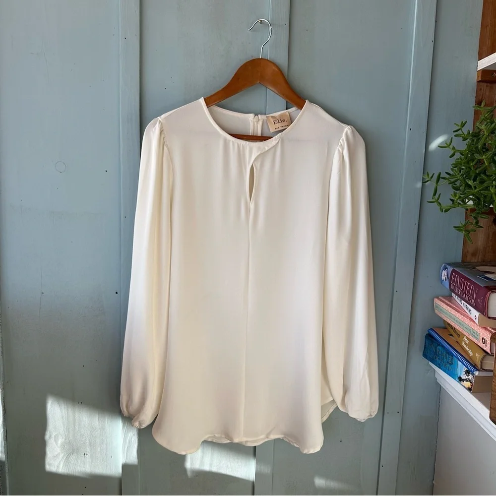 Elie Tahari Cream Keyhole Blouse - Picture 2 of 7